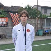 Ragazzo neodiplomato al liceo scientifico disposto a insegnare tutte le materie di ambito umanistico (italiano, storia, filosofia)
